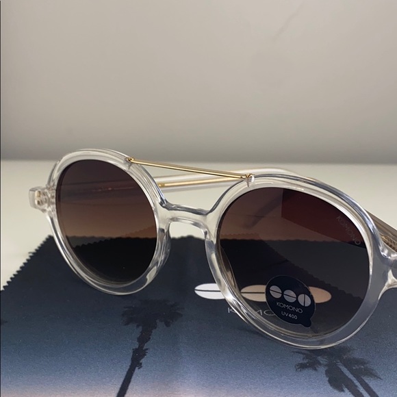 NEW KOMONO Sunglasses Round Clear and Gold Vivien NEW KOMONO sunglasses Vivien Clear gold round main image 2